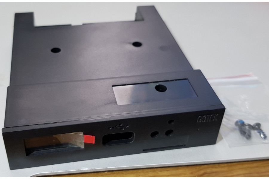 Gotek Case Upgrade. 3.5" floppy disk drive emulator case including OLED